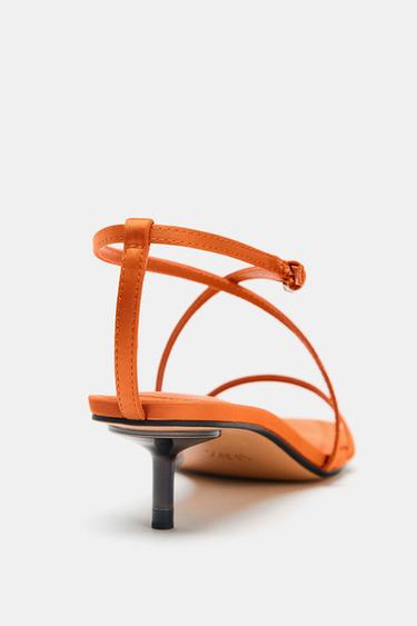 SANDALES À BRIDES CROISÉES AVEC EFFET SATINÉ - Orange de Zara - Image 6