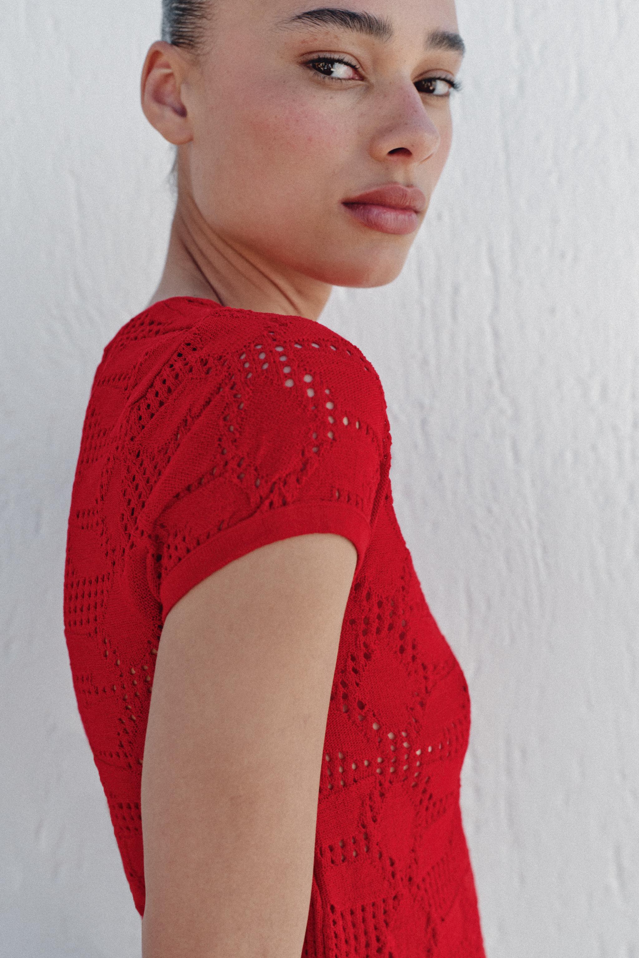 TEXTURED KNIT TOP