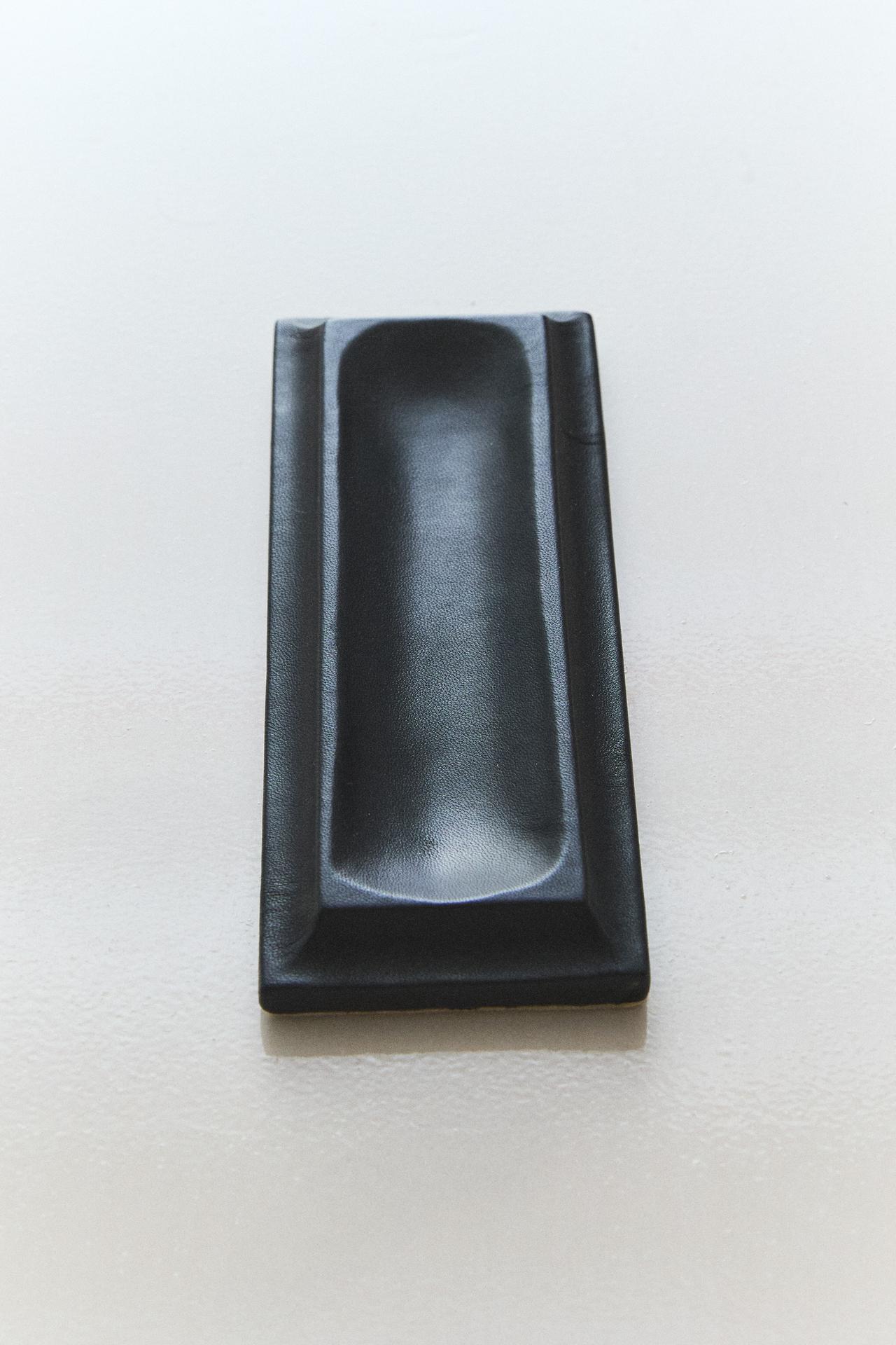 LEATHER NAPA PEN STEM TRAY — Black