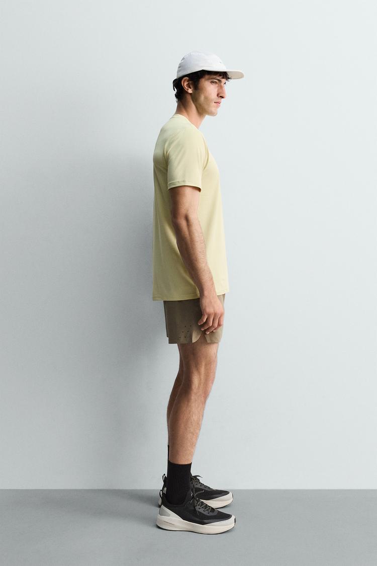 CAMISETA TÉCNICA BÁSICA 4