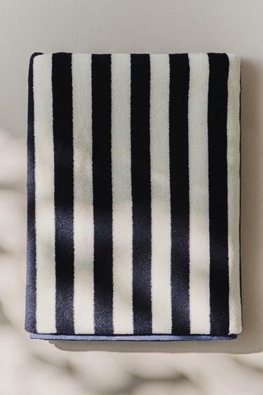 SERVIETTE DE PLAGE RAYURES RÉVERSIBLE - Bleus de Zara