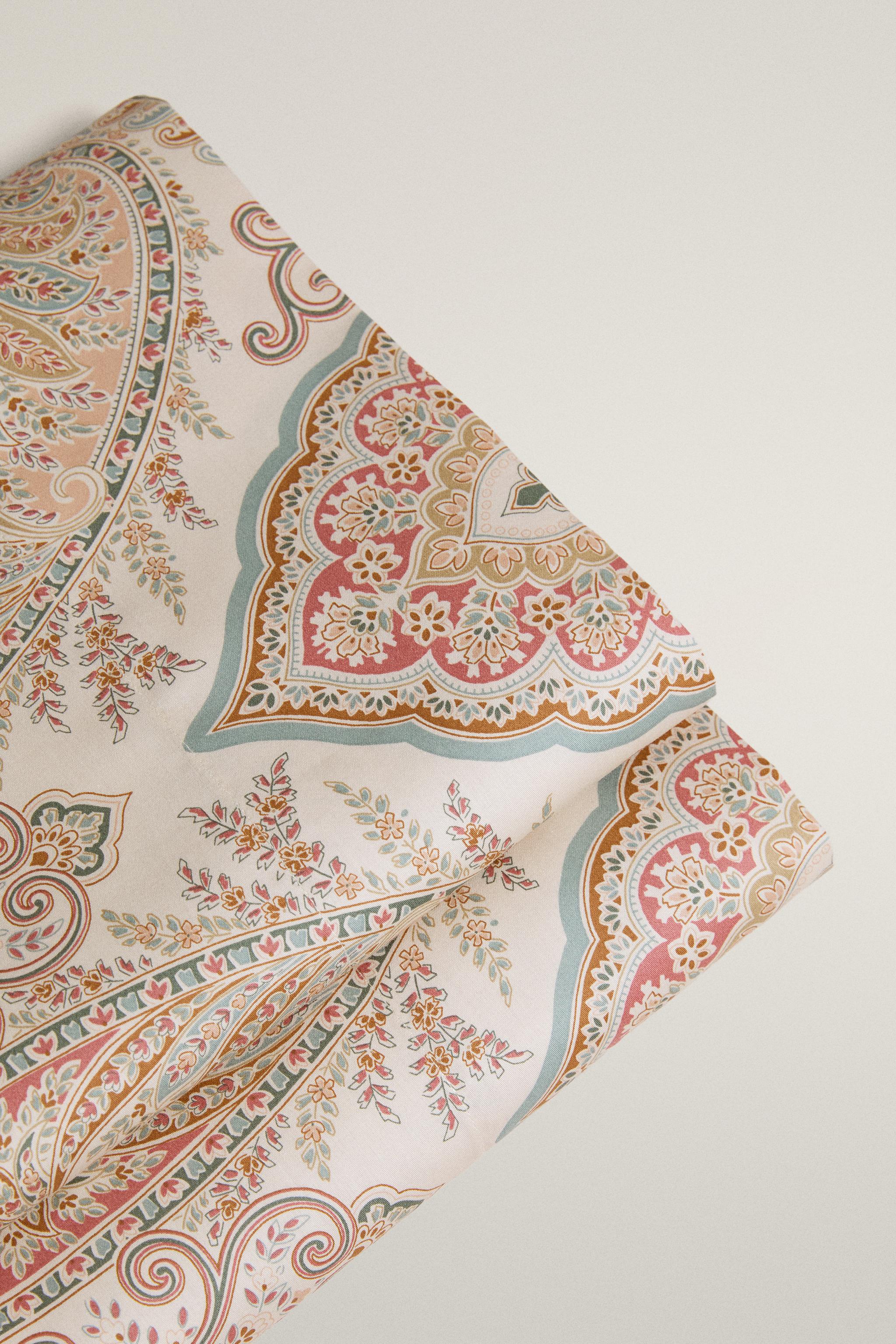 DRAP DE DESSUS SATIN PAISLEY