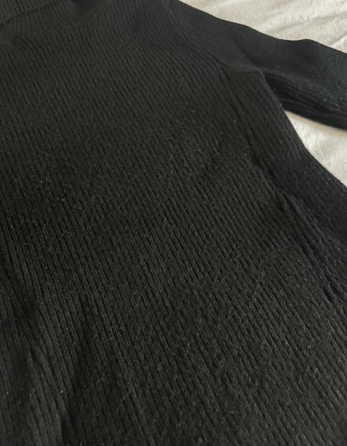 JERSEY NEGRO CUELLO ALTO - Image 3