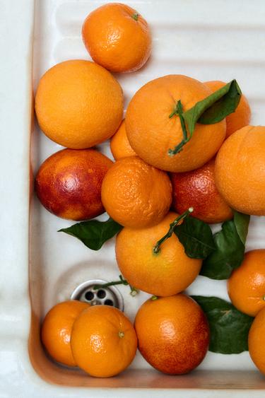 GOLDEN DECADE EDP 30ML (1.01 FL. OZ). -  de Zara - Image 1