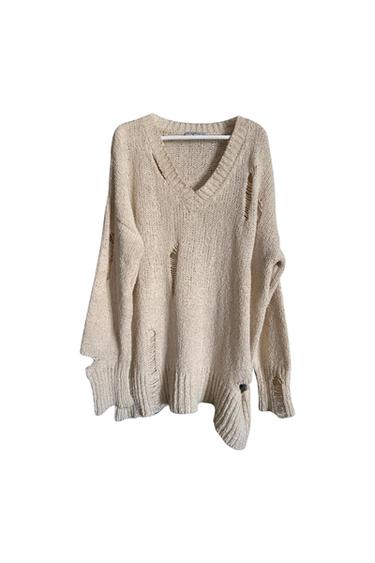 DISTRESSED SWEATER