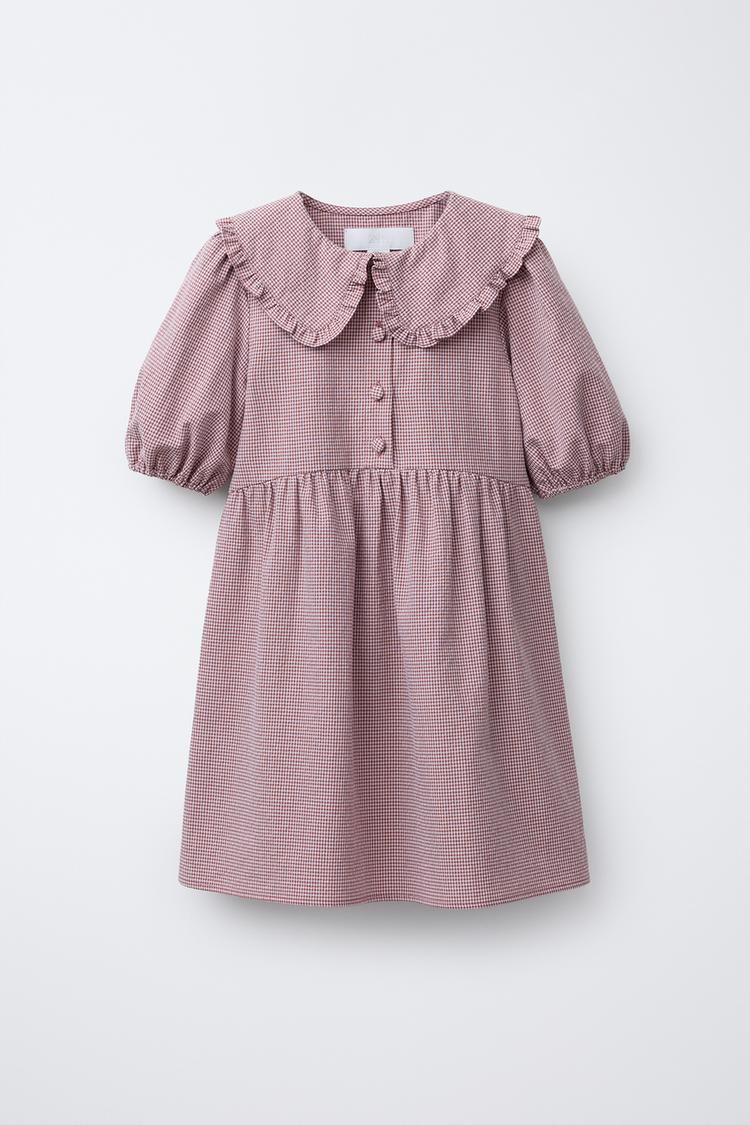 Лесбияндарды қарауға мәжбүр болды Минеттердің порнографиялық фотосуреттері