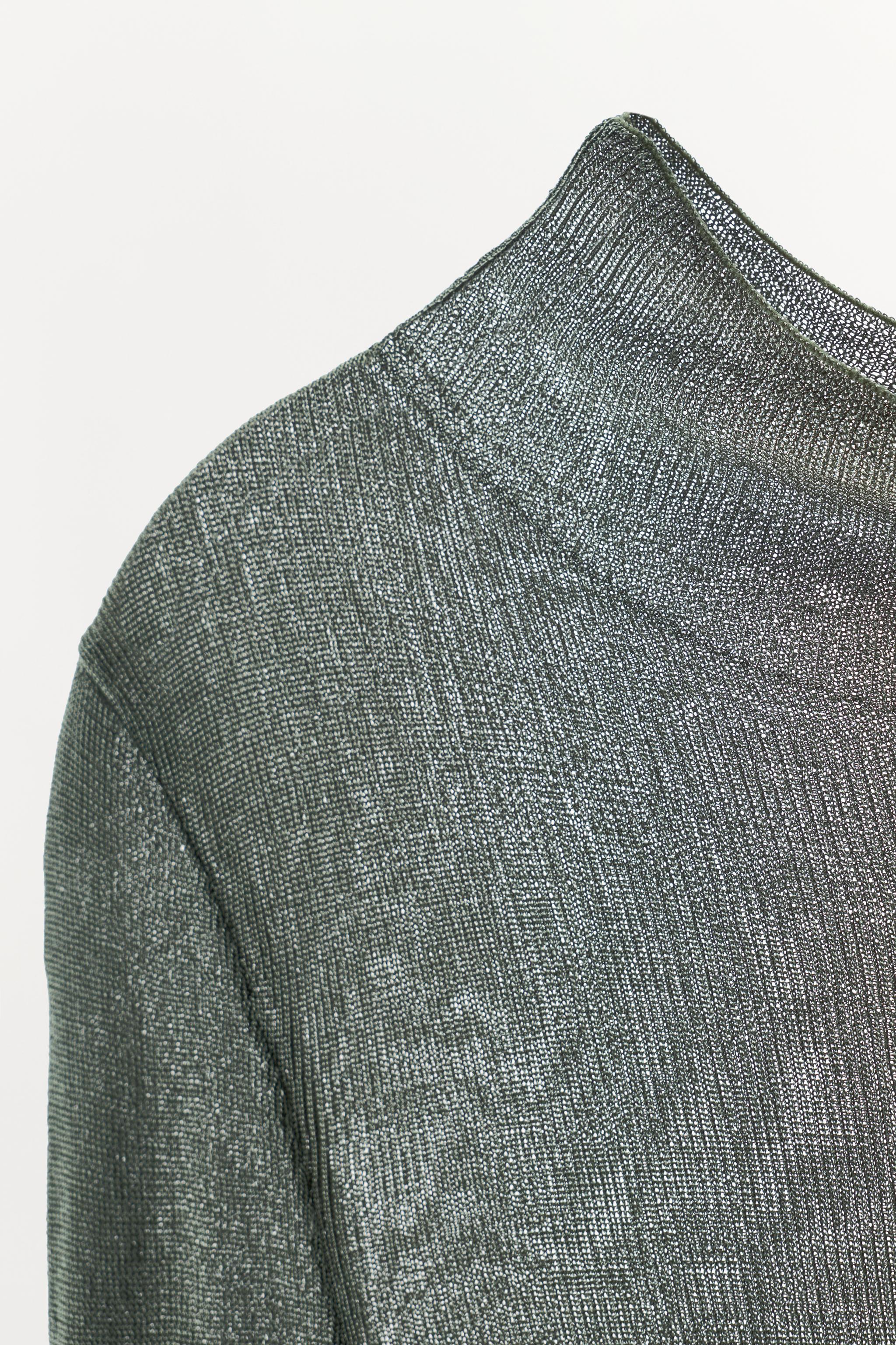 FINE-KNIT TOP
