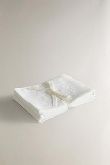LOT LANGES EN MOUSSELINE ENFANT BRODERIE LETTRE (LOT DE 2) - 864 de Zara - Image 1