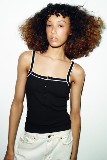 TOP NA RAMÍNKA S KONTRASTNÍMI LEMY - Černá / Bílá od Zara