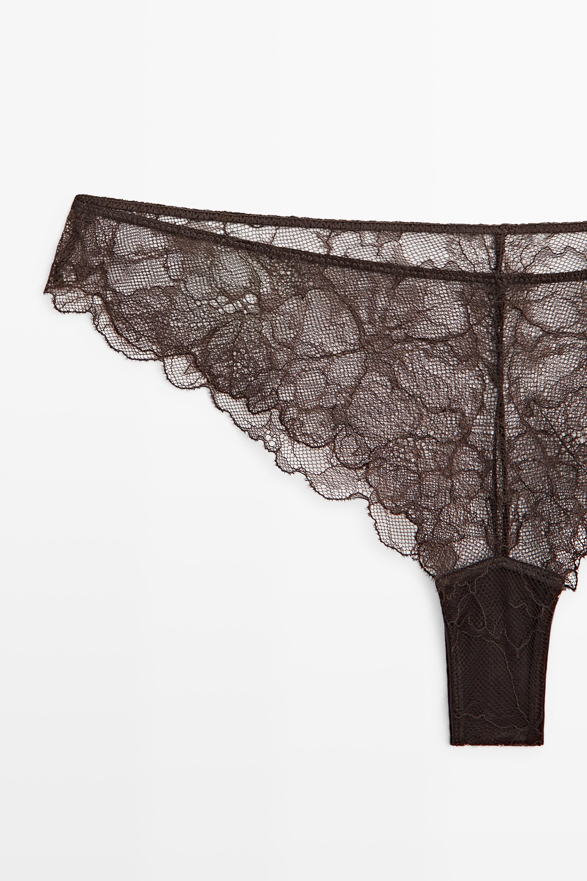 Culotte en dentelle florale