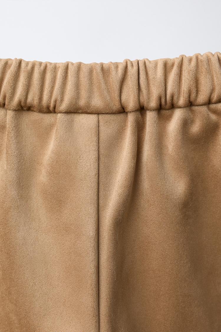 BERMUDA FALDA DE GAMUZA SINTÉTICA CON TACHAS 4