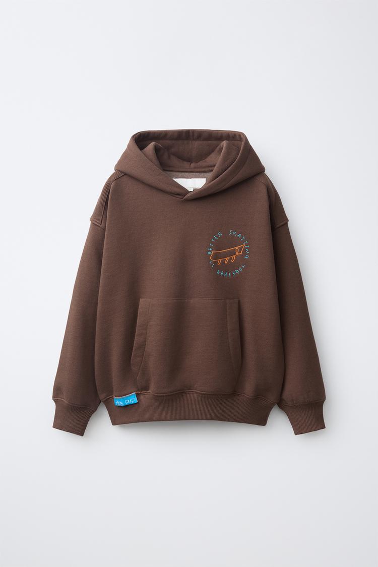 SUDADERA CAPUCHA BORDADO LUCAS BEAUFORT ©