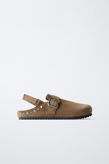 STUDDED CLOGS - Brown by Zara