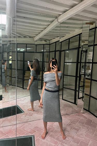 JUPE TUBE EN MAILLE COUPÉE - Bleu / Blanc de Zara