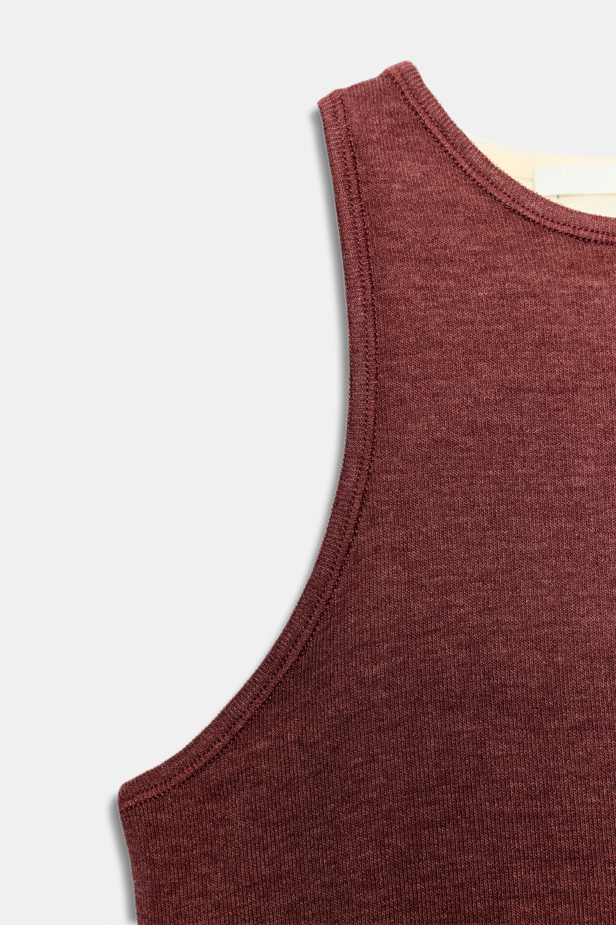 SLEEVELESS TOP