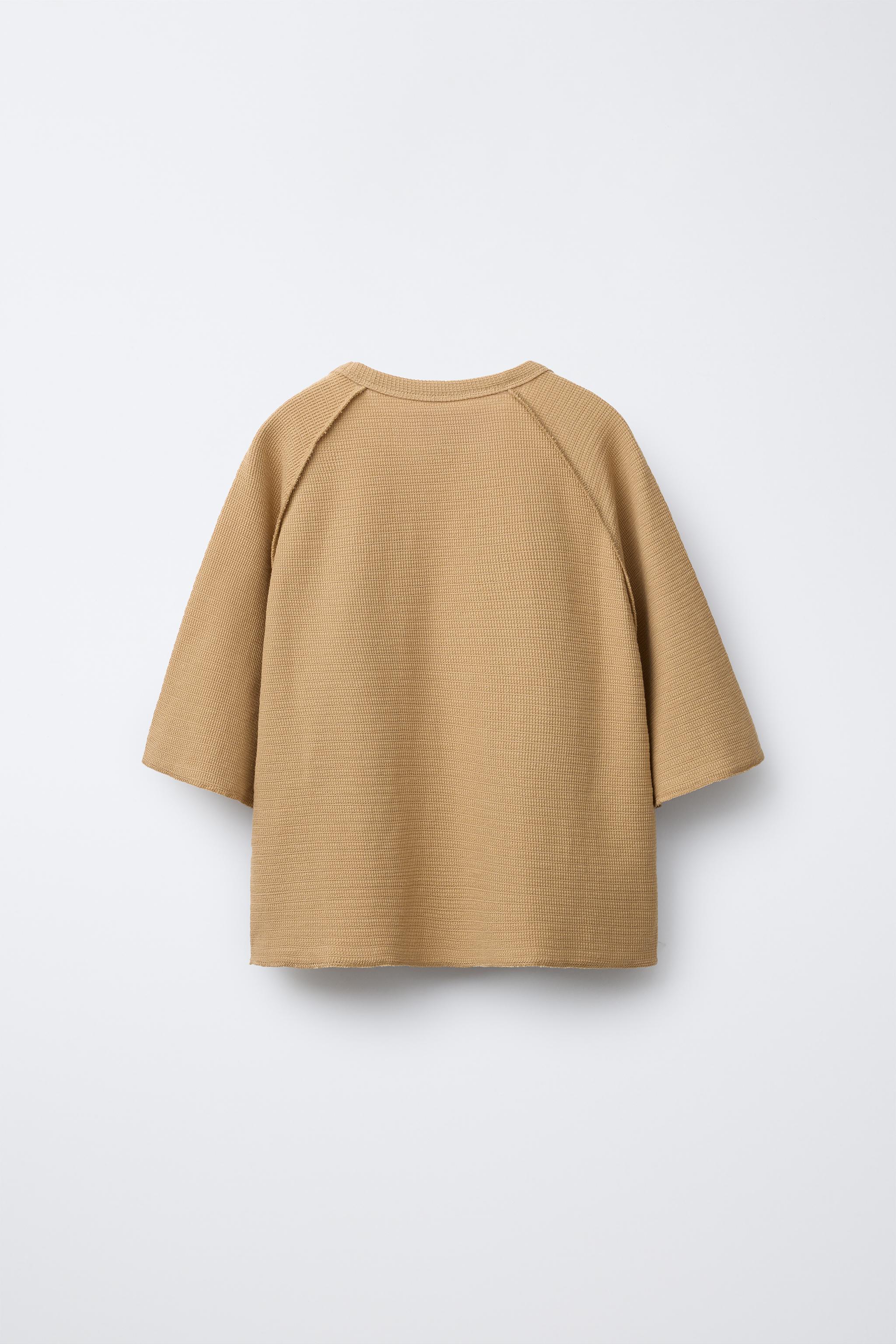 TEXTURED POCKET T-SHIRT