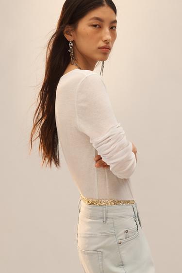 T-SHIRT MIT V-AUSSCHNITT LIMITED EDITION - Hellblau von Zara