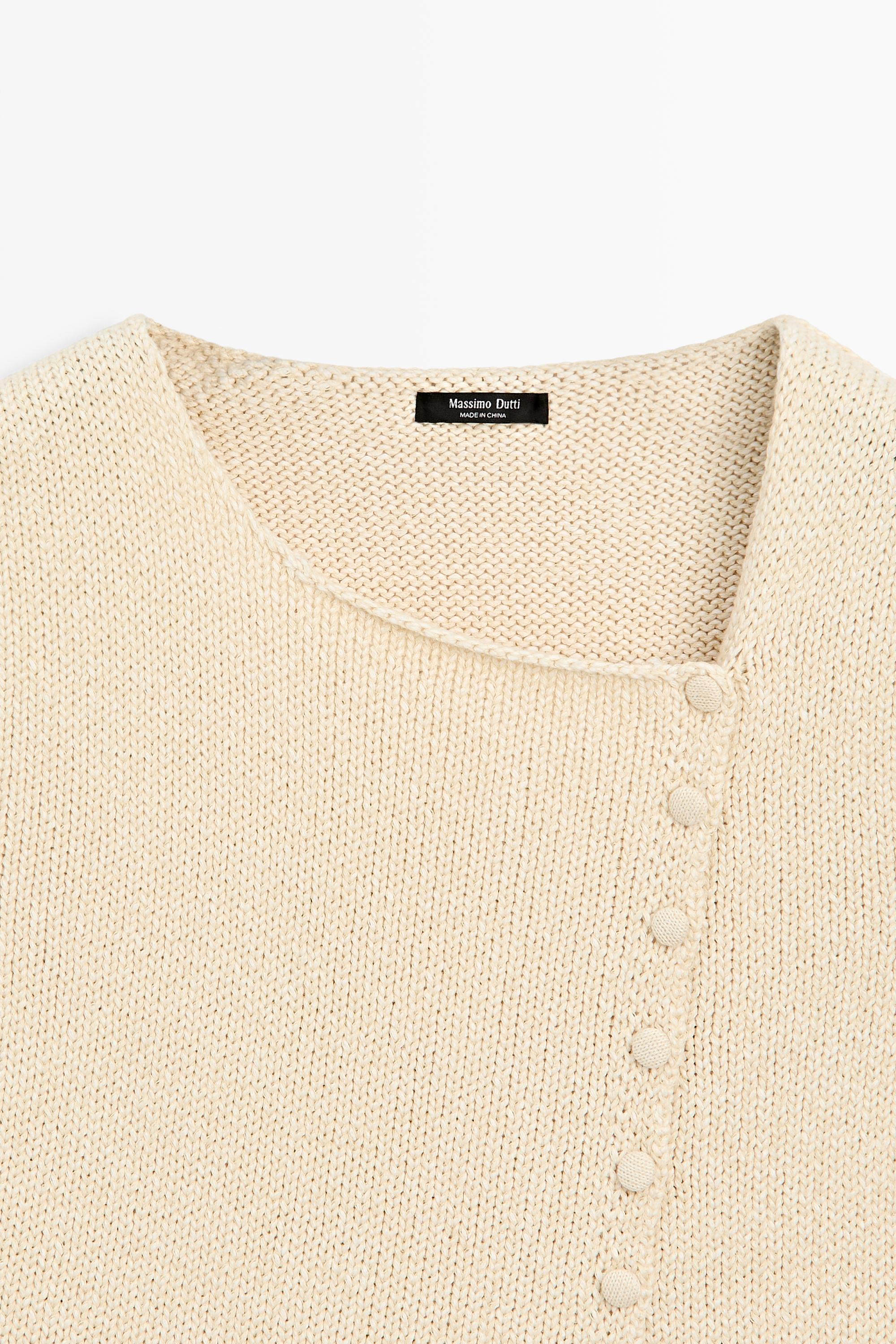 Cotton blend knit top with button detail