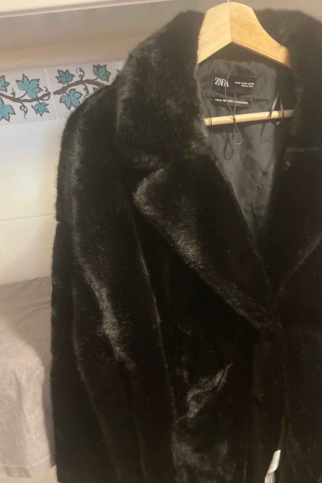 FAUX FUR COAT
