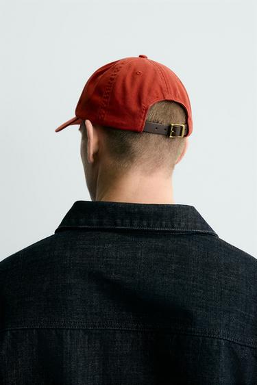 CASQUETTE À INSCRIPTION BRODÉE - Rouge de Zara - Image 2
