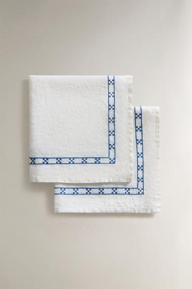 PACK OF GEOMETRIC EMBROIDERY NAPKINS (PACK OF 2) - White by Zara - Image 0