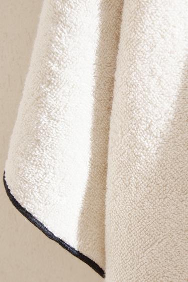OVERLOCK COTTON BATH TOWEL - Sand / Black by Zara