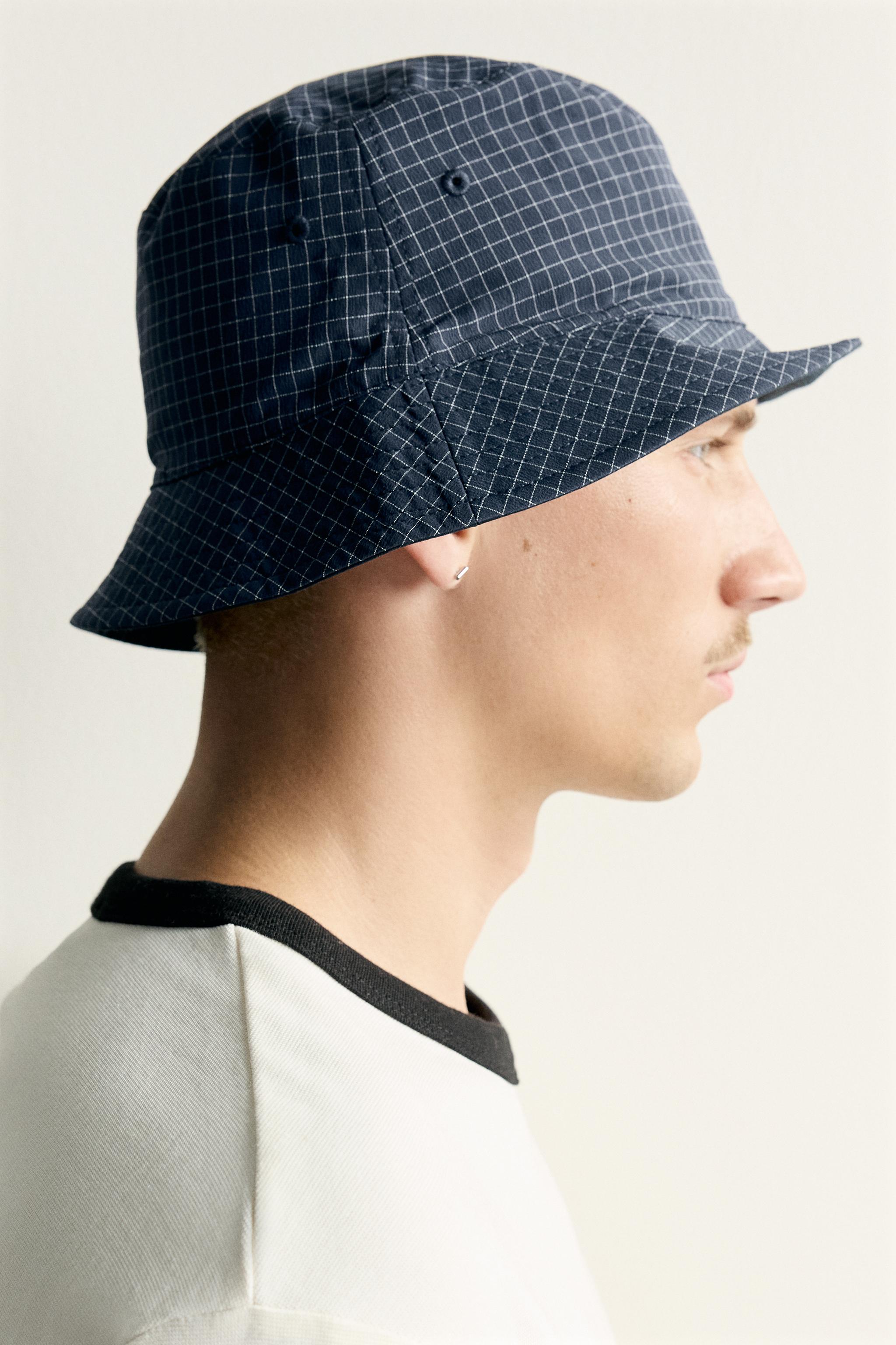 REVERSIBLE PLAID BUCKET HAT