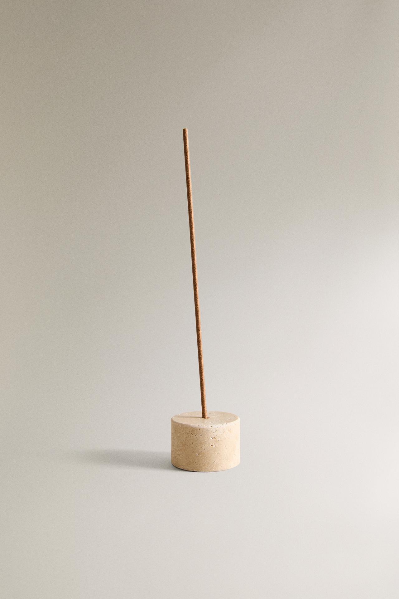 ROSE ET PIVOINE SCENTED INCENSE STICKS AND HOLDER SET — Pink / White