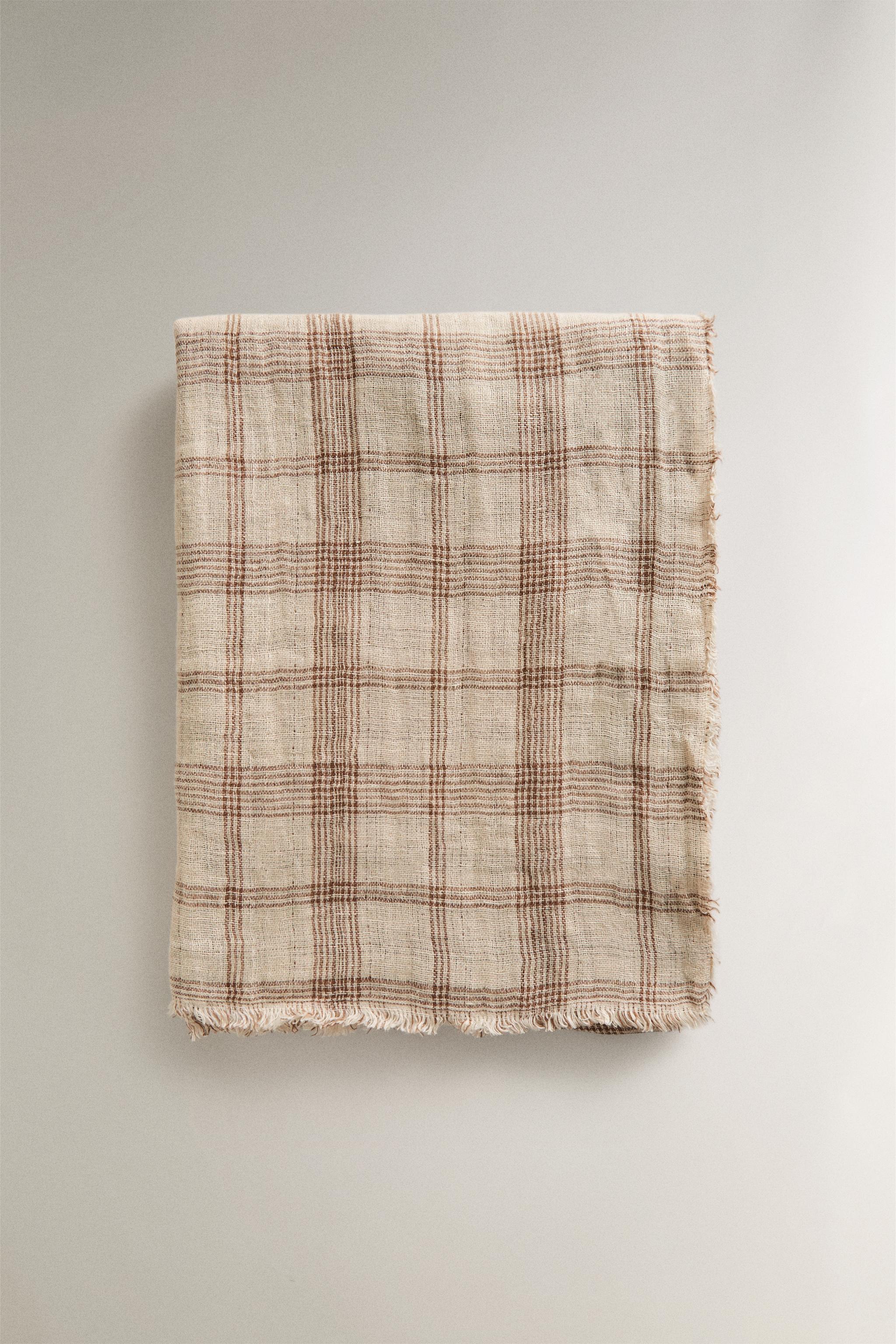 LINEN BLANKET