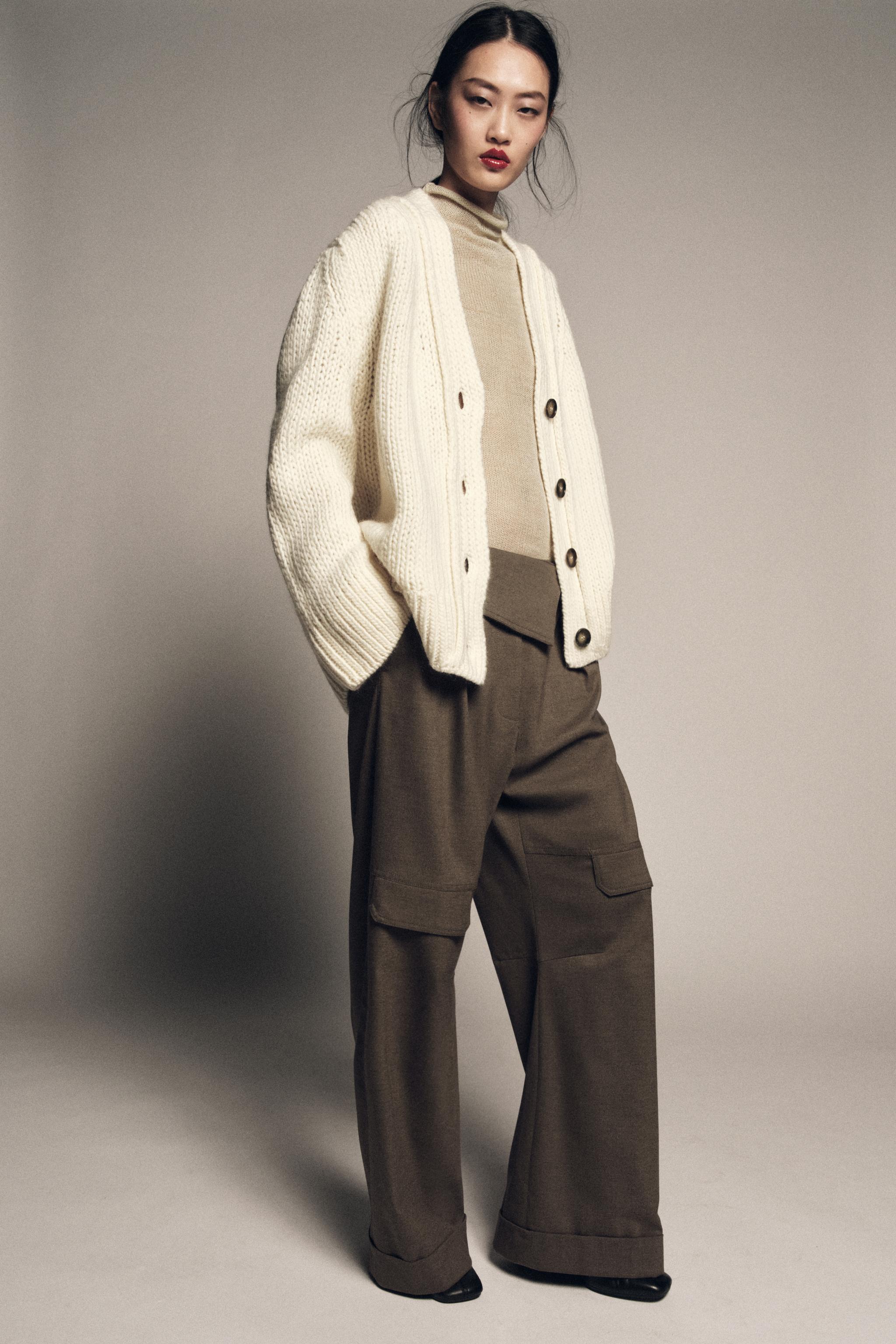 100% WOOL V-NECK JACKET