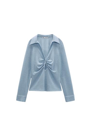 GATHERED TOP WITH OPENING