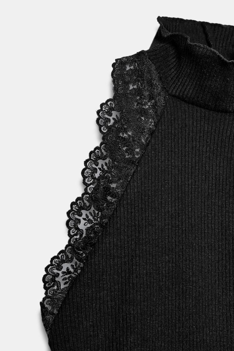 TOP ACANALADO CON DETALLE DE ENCAJE 8