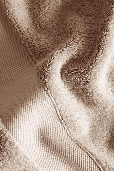 SERVIETTE DE BAIN COTON PREMIUM (600 g/m²) - Beige foncé de Zara - Image 3