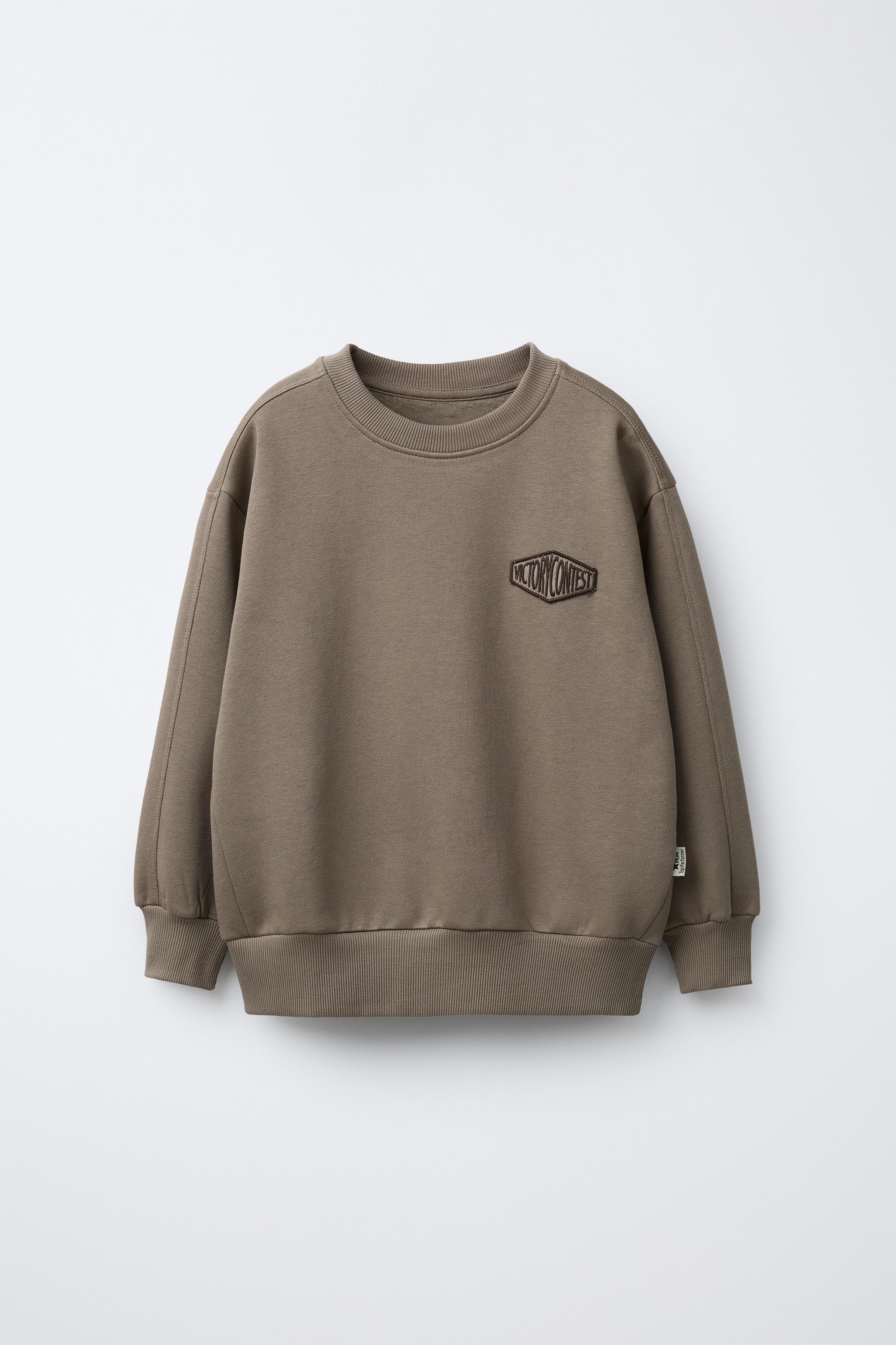 SWEATSHIRT AND JOGGER SET WITH TEXT PATCH