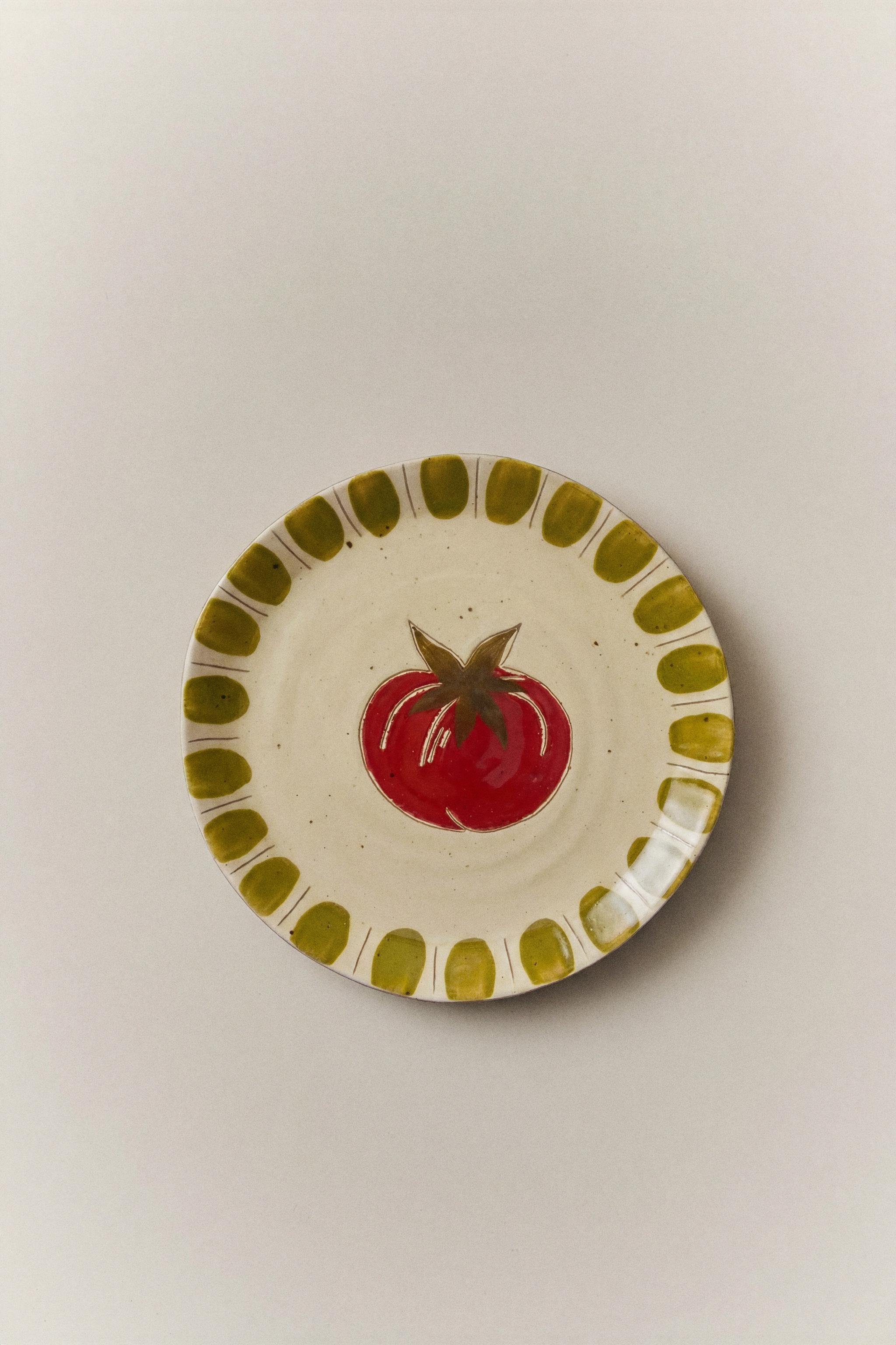 FRUIT EARTHENWARE DESSERT PLATE — Red