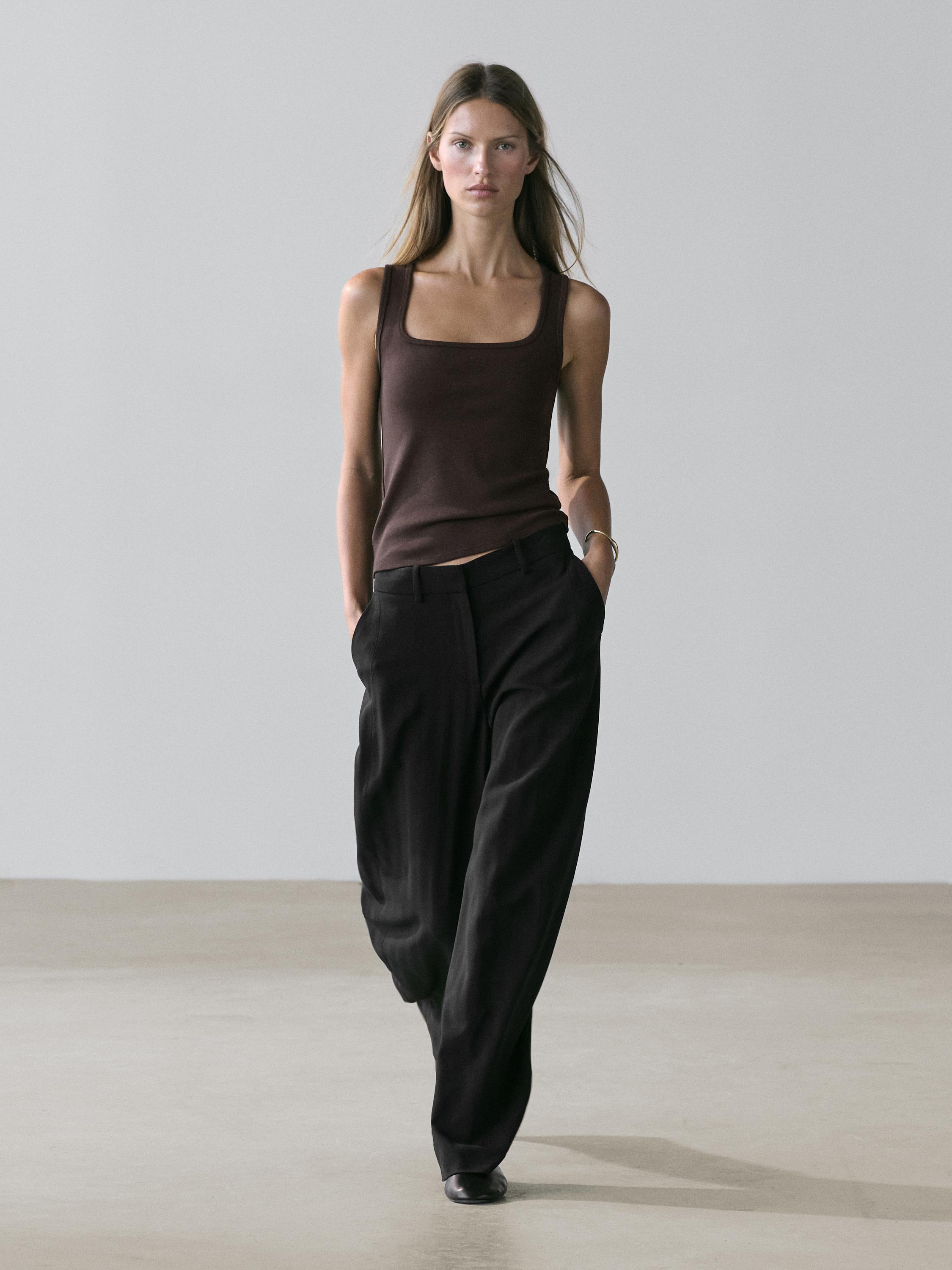 Sleeveless top with square neckline