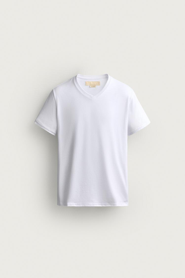 SLIM FIT V-NECK T-SHIRT