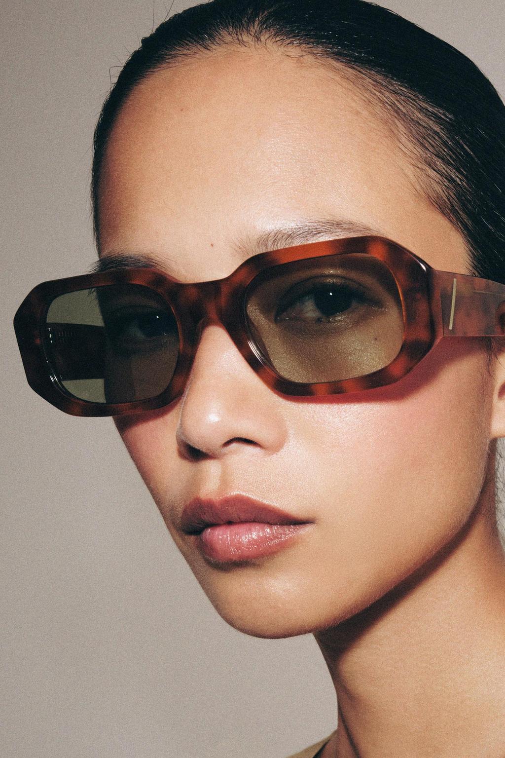 RECTANGULAR SUNGLASSES