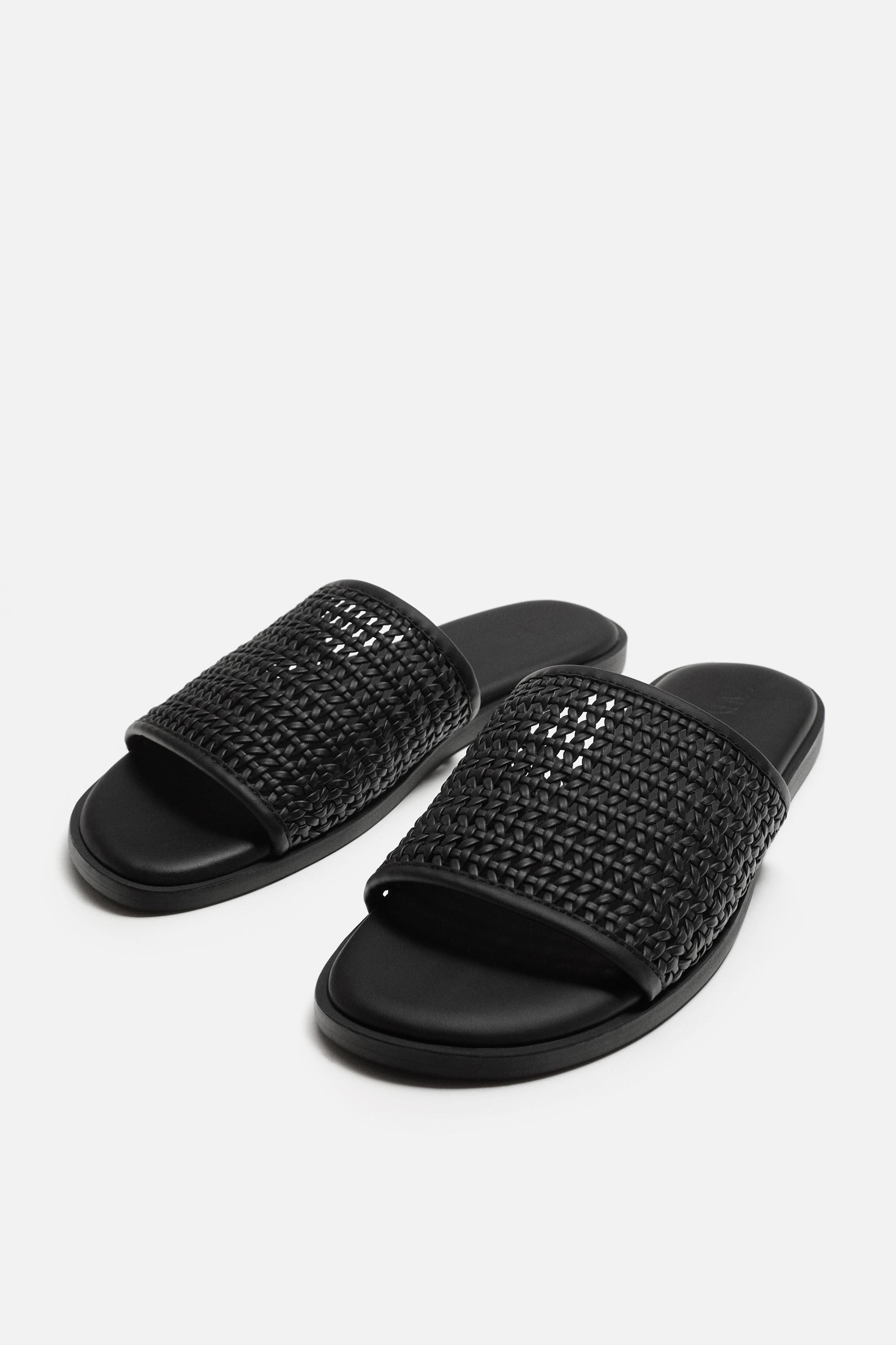 Men s Sliders Explore our New Arrivals ZARA United States