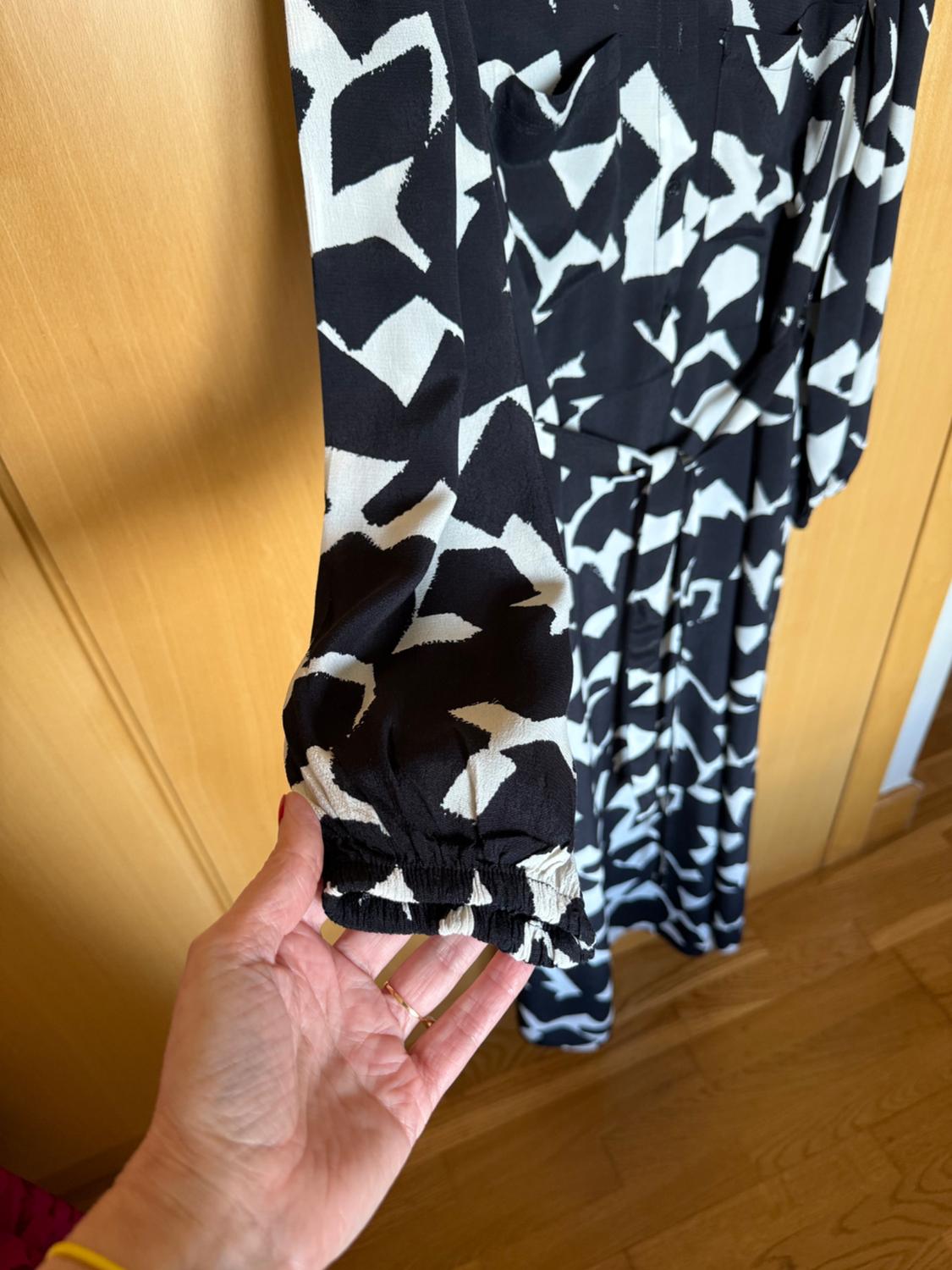 PRINTED DRESS WITH BELT - Image 4