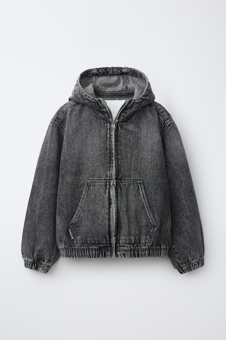 CAZADORA DENIM CAPUCHA ETIQUETA