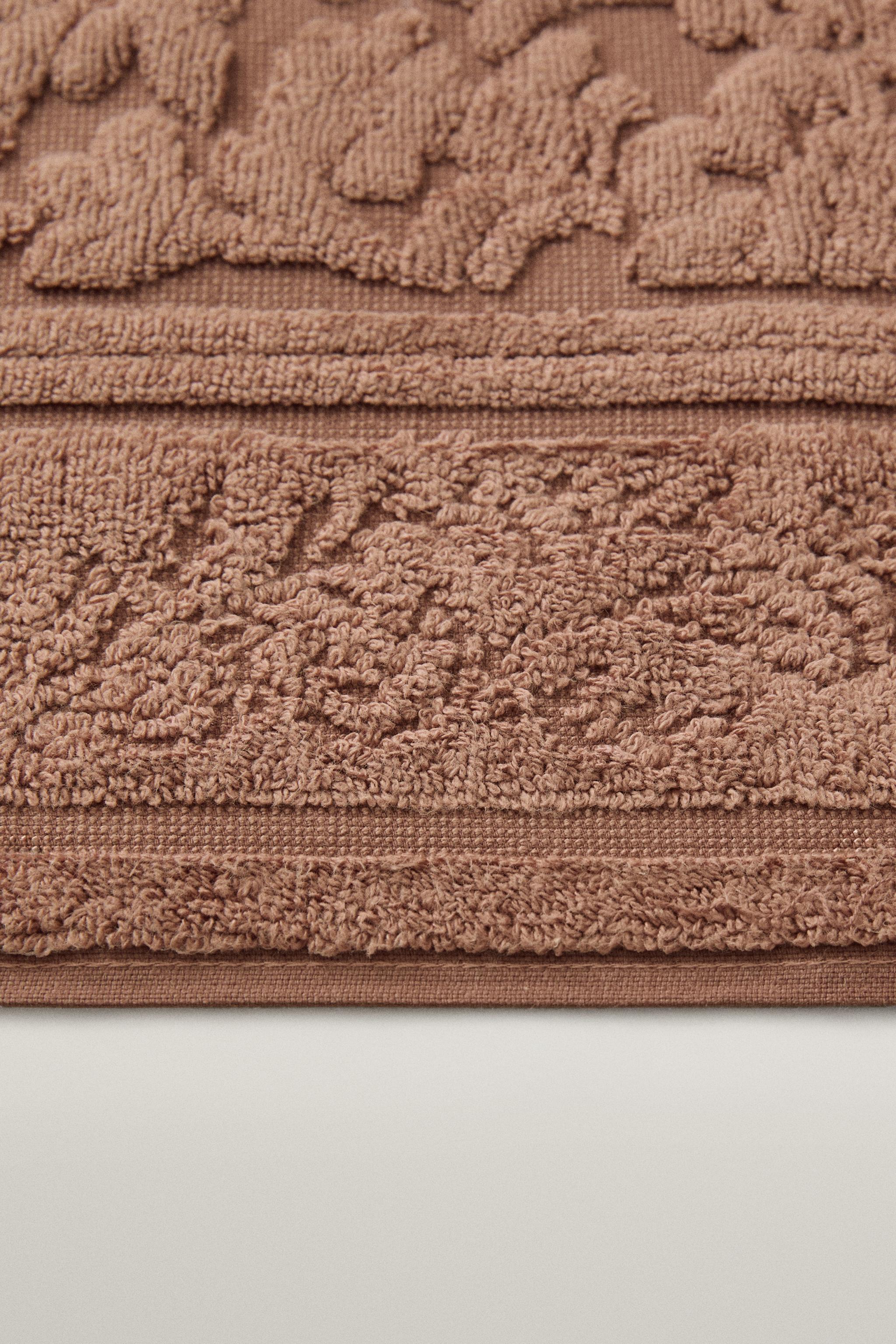 FLORAL JACQUARD BATH MAT