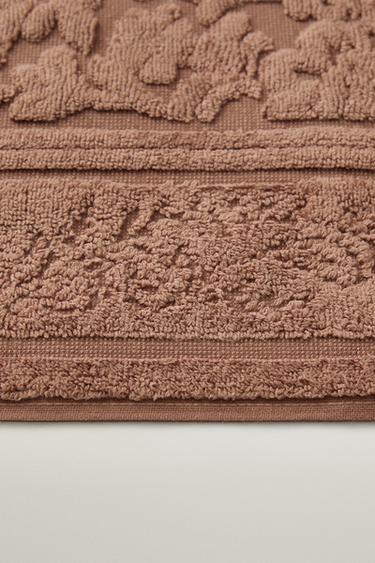 FLORAL JACQUARD BATH MAT — Dark russet 2