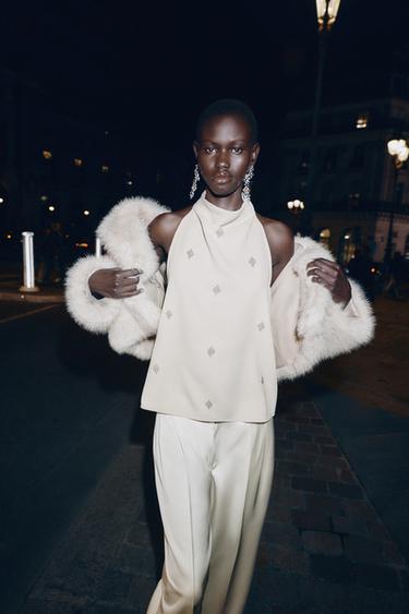 TOP HALTER ABALORIOS - Crudo de Zara