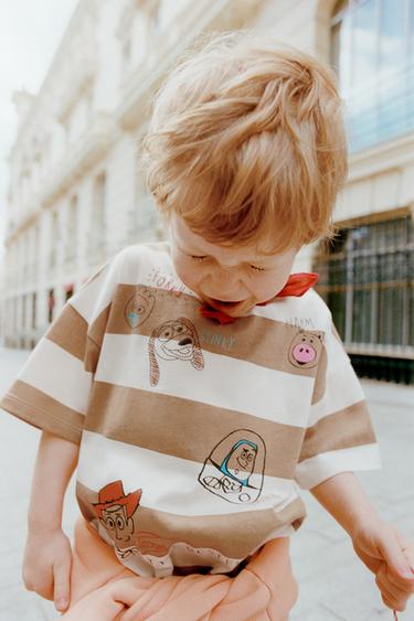 CAMISETA RAYAS PARCHES TOY STORY © DISNEY PIXAR - Marrón claro de Zara