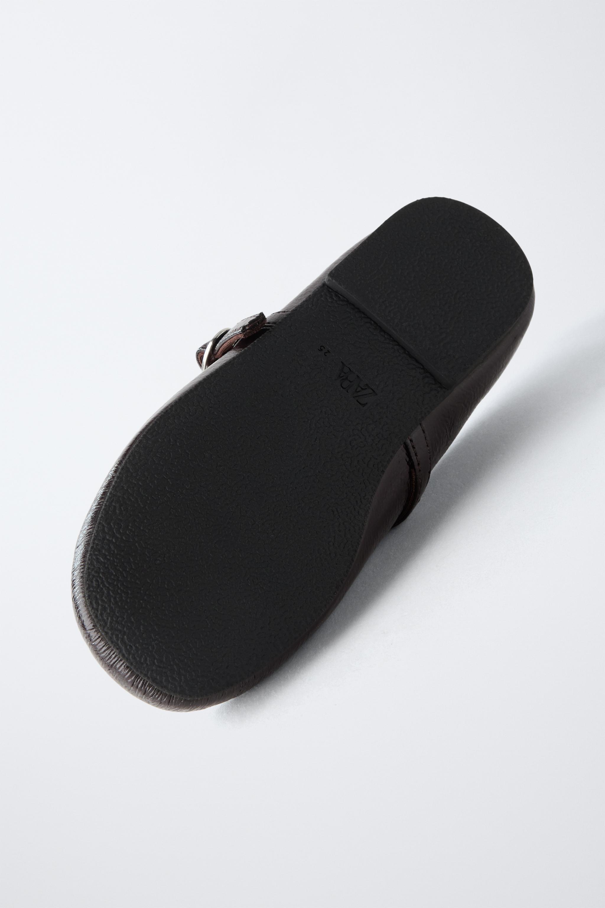 BALLERINES À BOUCLE