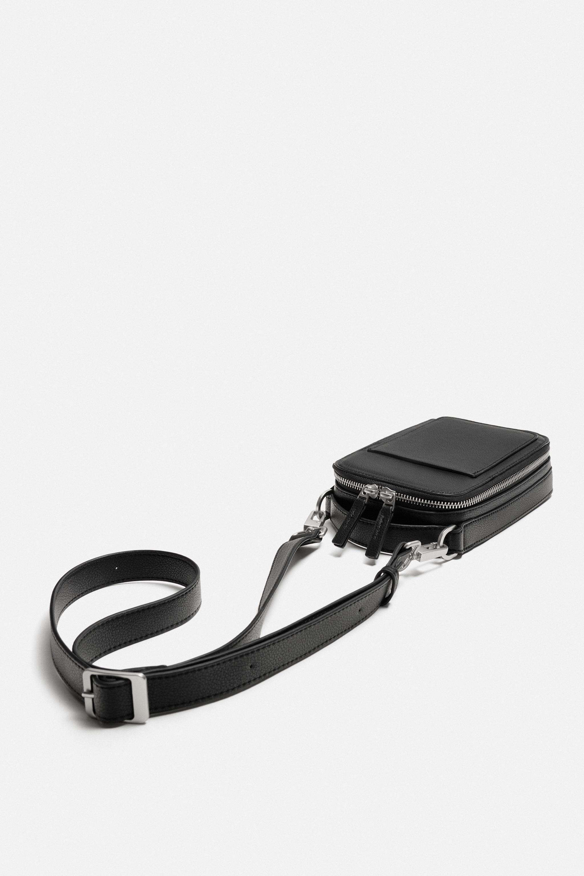   エンボス加工ロゴ ロゴストラップ クロスボディ テクスチャードクロスボディバッグ - ブラック | ZARA Japan / 日本