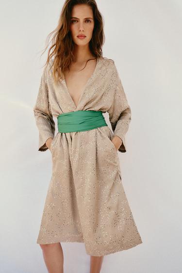 {navn} - {farge} for Zara