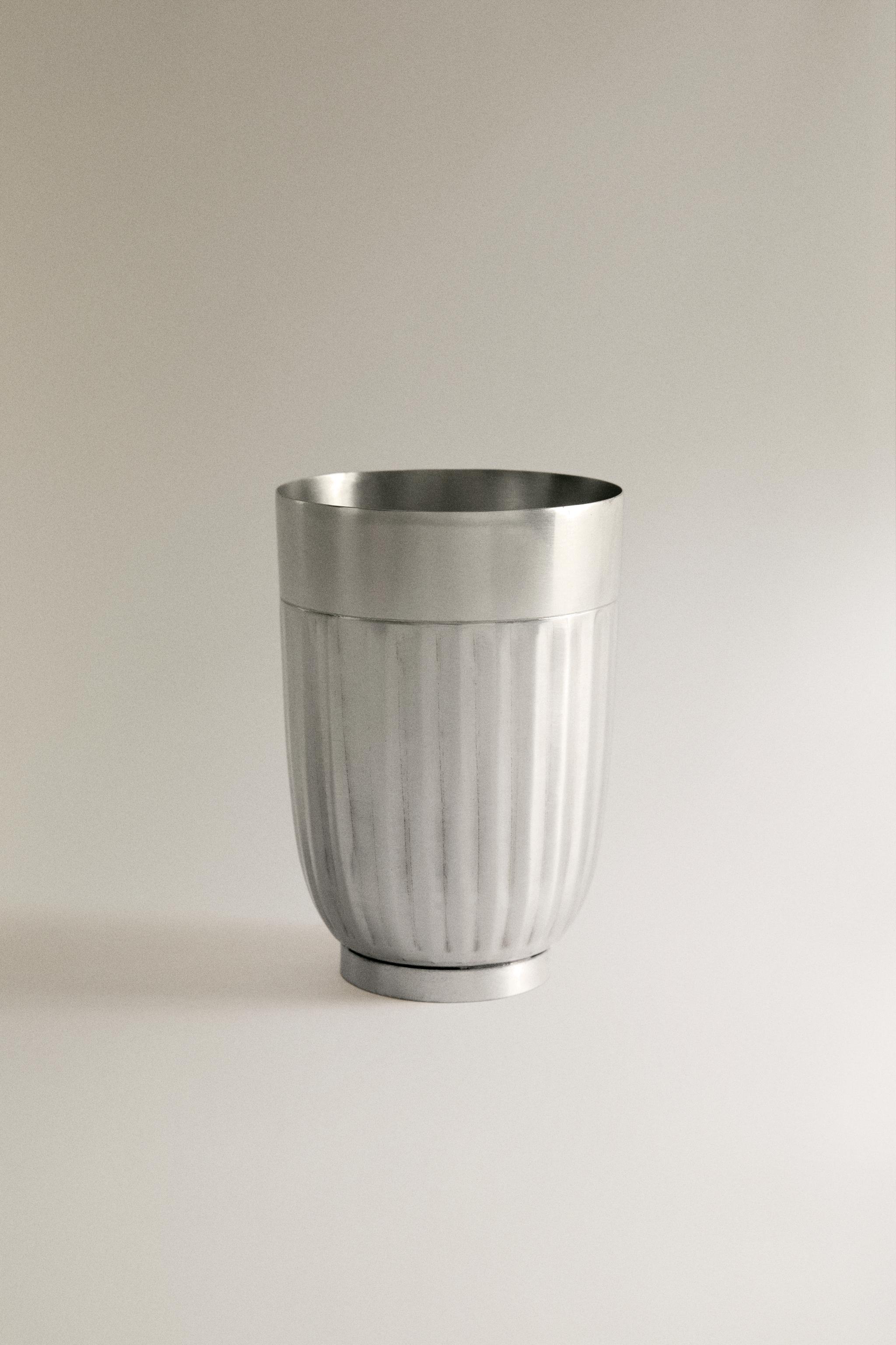 WAVY METAL TOOTHBRUSH TUMBLER