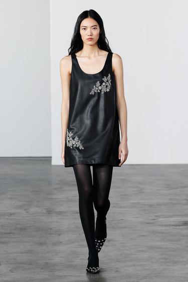 VESTIDO EFECTO PIEL ABALORIOS ZW COLLECTION - Negro de Zara - Imagen 0
